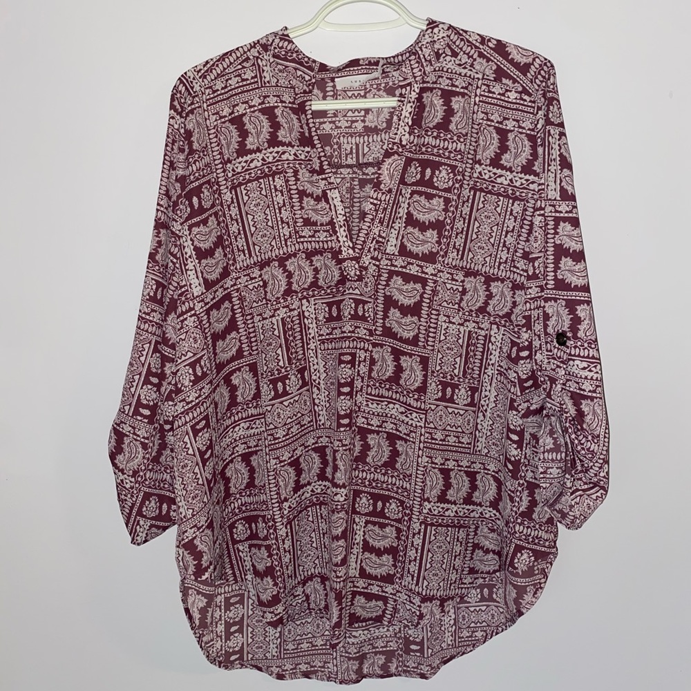 Lush 3/4 sleeve v-neck blouse